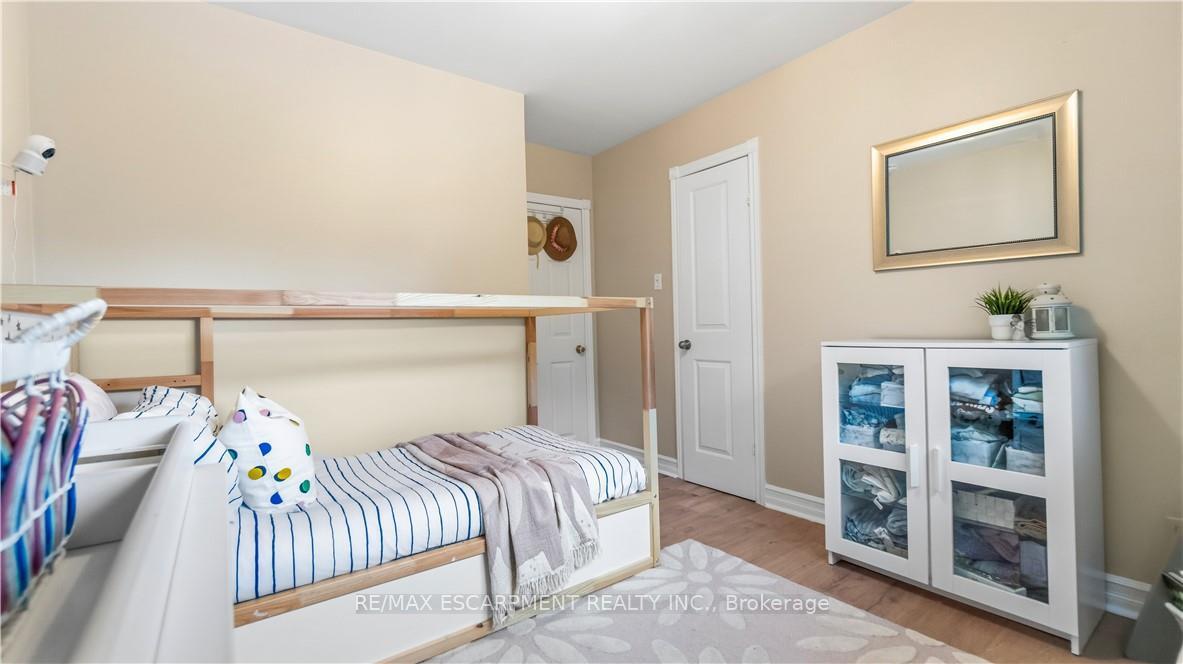 Photo 25 of 17 Alba Street, Hamilton, Stoney Creek — HOMEH
