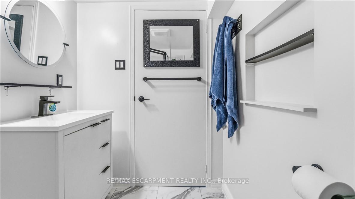 Photo 29 of 17 Alba Street, Hamilton, Stoney Creek — HOMEH