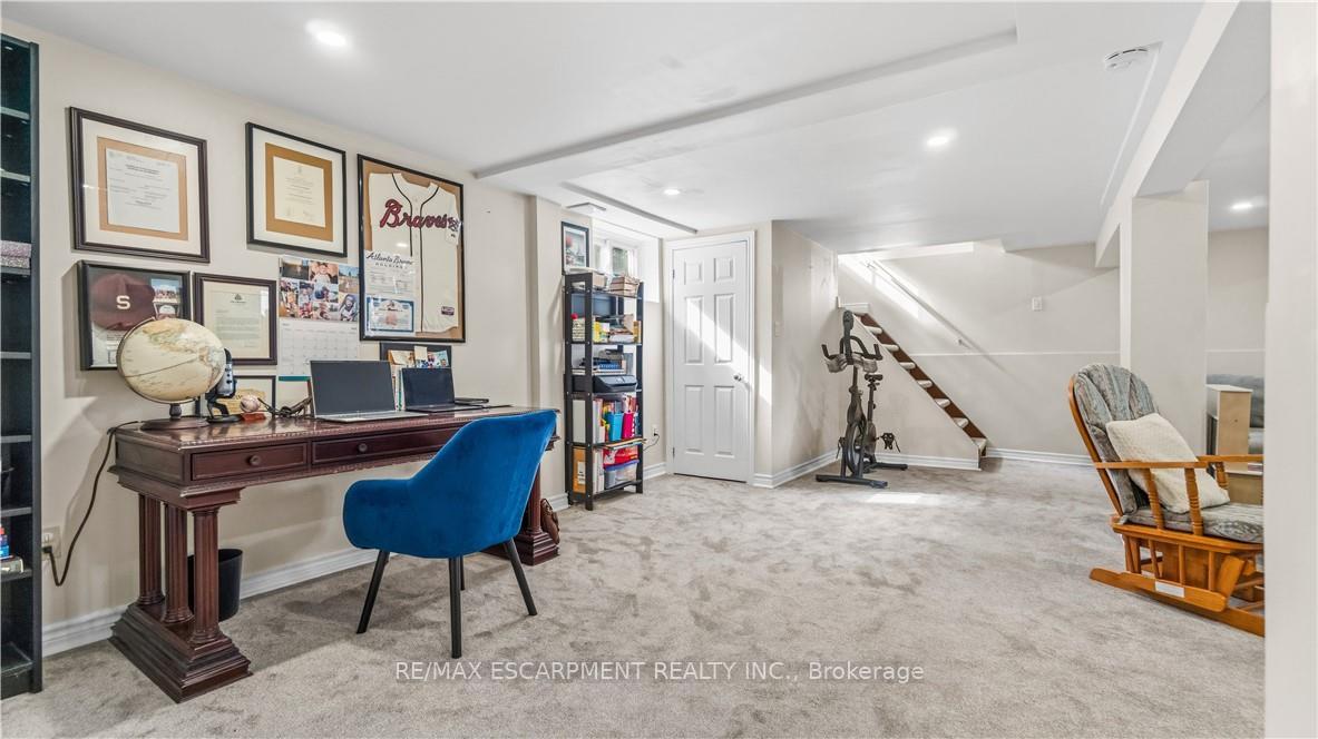Photo 32 of 17 Alba Street, Hamilton, Stoney Creek — HOMEH