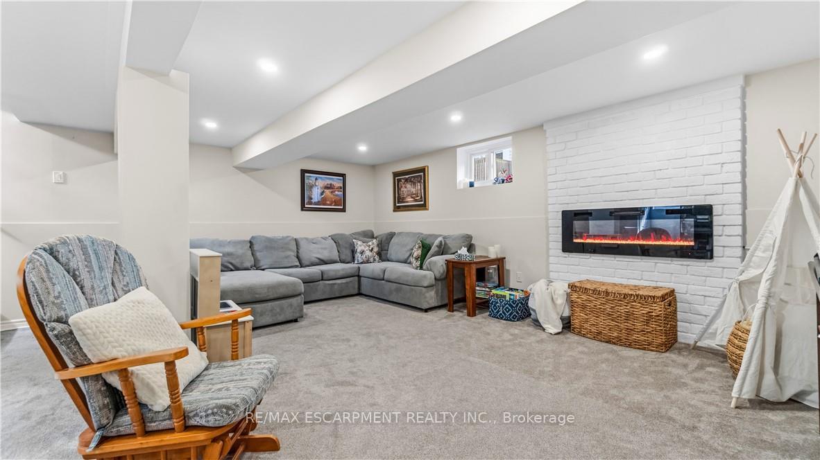 Photo 35 of 17 Alba Street, Hamilton, Stoney Creek — HOMEH