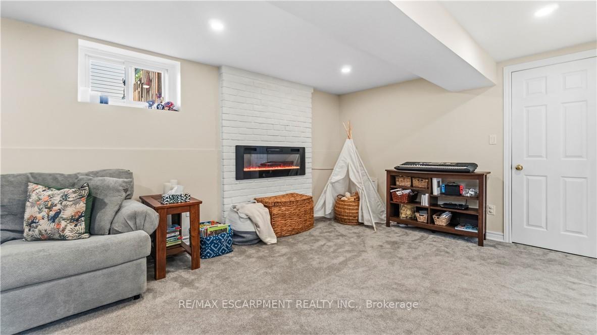 Photo 36 of 17 Alba Street, Hamilton, Stoney Creek — HOMEH