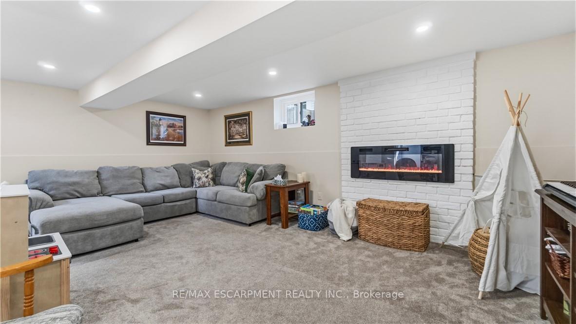 Photo 38 of 17 Alba Street, Hamilton, Stoney Creek — HOMEH