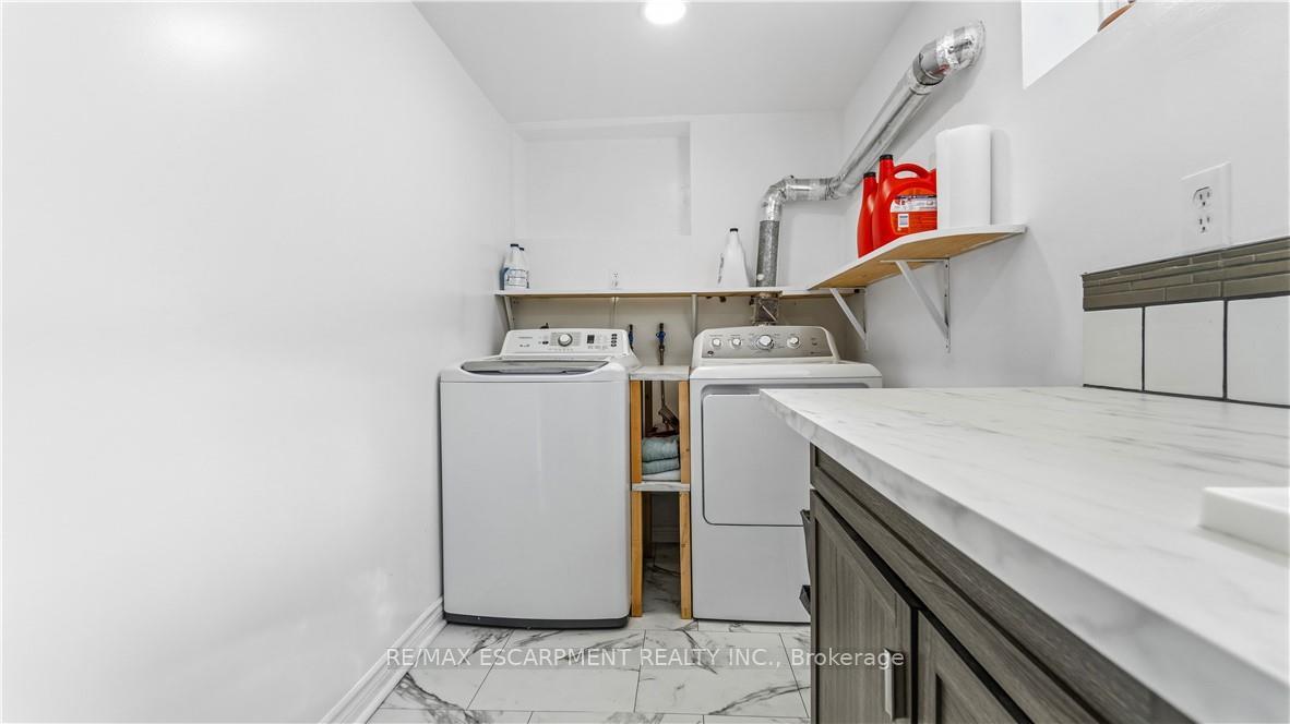 Photo 39 of 17 Alba Street, Hamilton, Stoney Creek — HOMEH