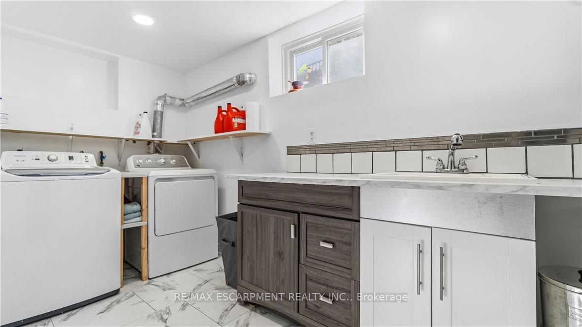 Photo 41 of 17 Alba Street, Hamilton, Stoney Creek — HOMEH
