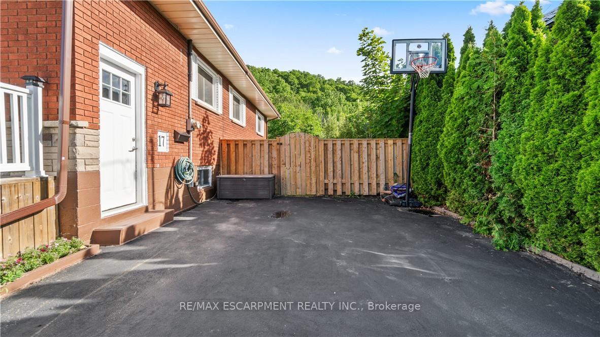 Photo 45 of 17 Alba Street, Hamilton, Stoney Creek — HOMEH
