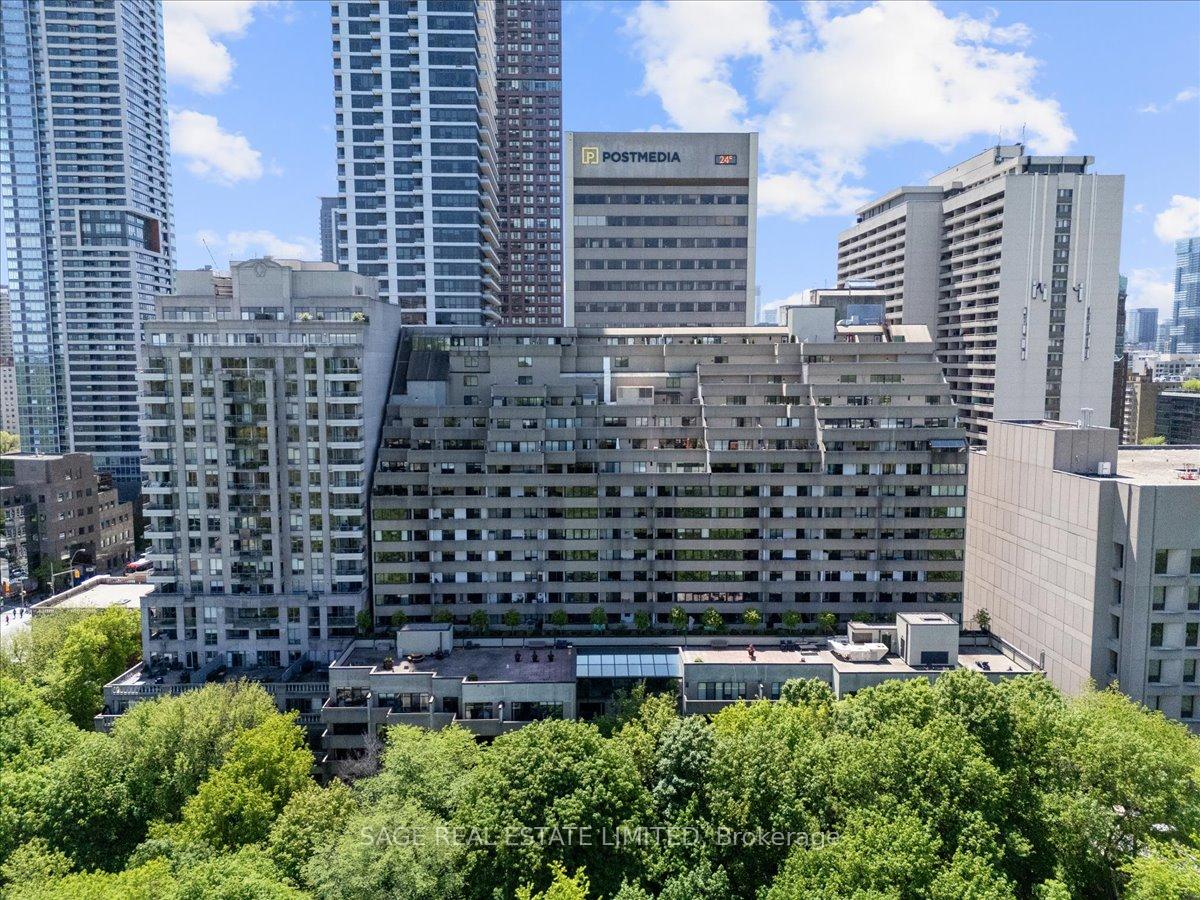 Photo 1 of Unit 209, 360 Bloor Street E, Toronto, Rosedale-Moore Park — HOMEH