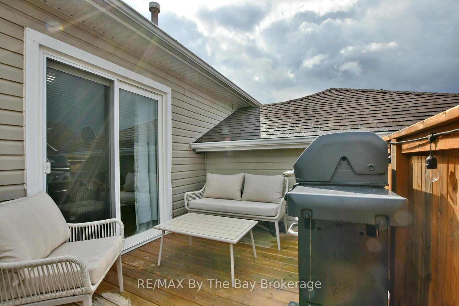 Photo 11 of 215 Montreal Street, Clearview, Stayner — HOMEH