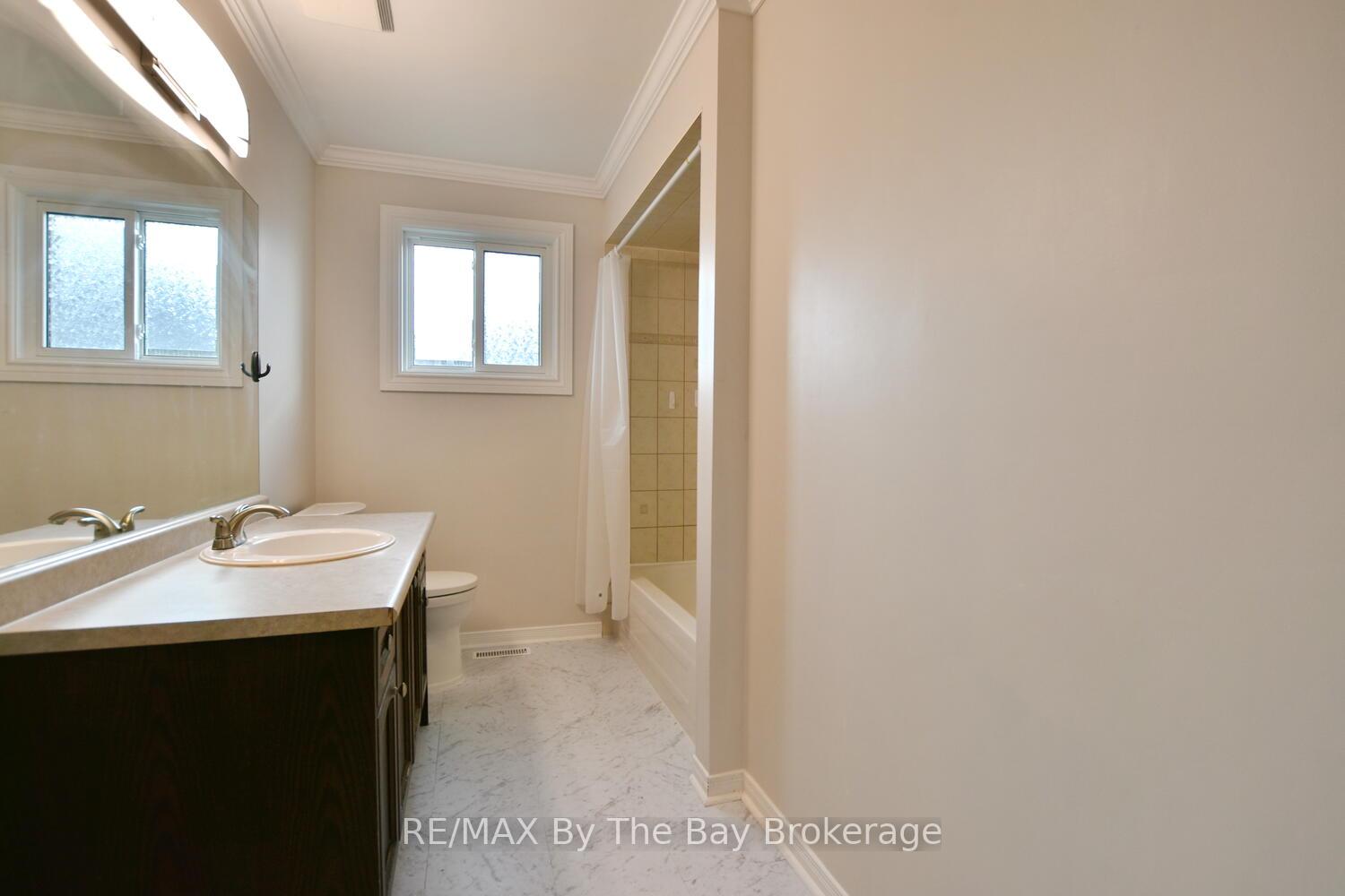 Photo 16 of 215 Montreal Street, Clearview, Stayner — HOMEH