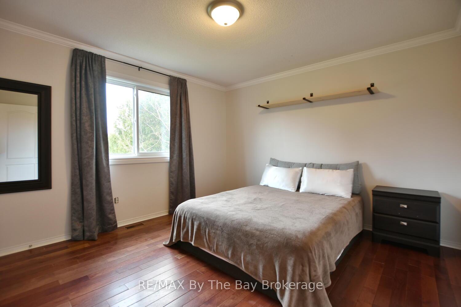 Photo 18 of 215 Montreal Street, Clearview, Stayner — HOMEH