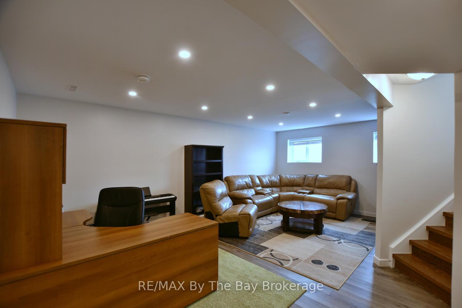 Photo 24 of 215 Montreal Street, Clearview, Stayner — HOMEH
