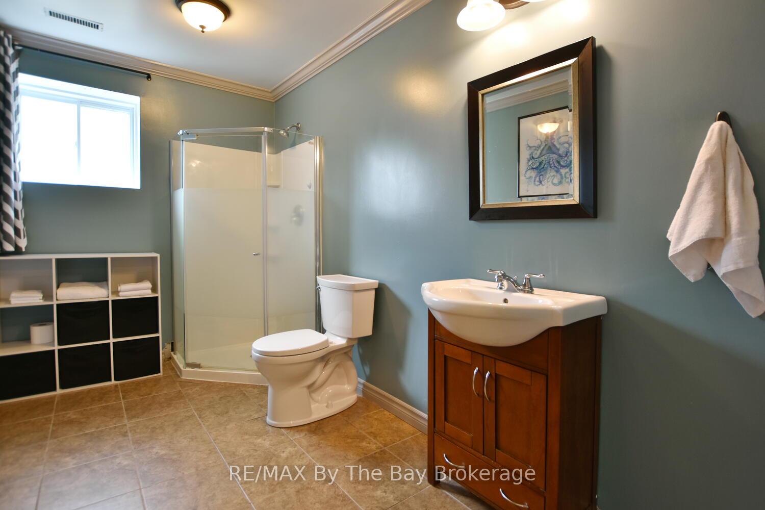Photo 26 of 215 Montreal Street, Clearview, Stayner — HOMEH