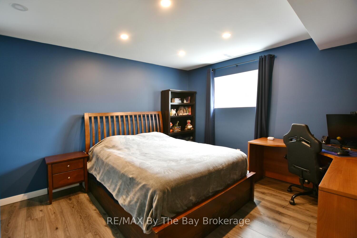 Photo 27 of 215 Montreal Street, Clearview, Stayner — HOMEH