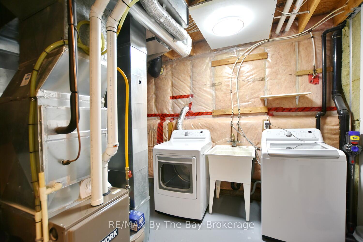 Photo 30 of 215 Montreal Street, Clearview, Stayner — HOMEH