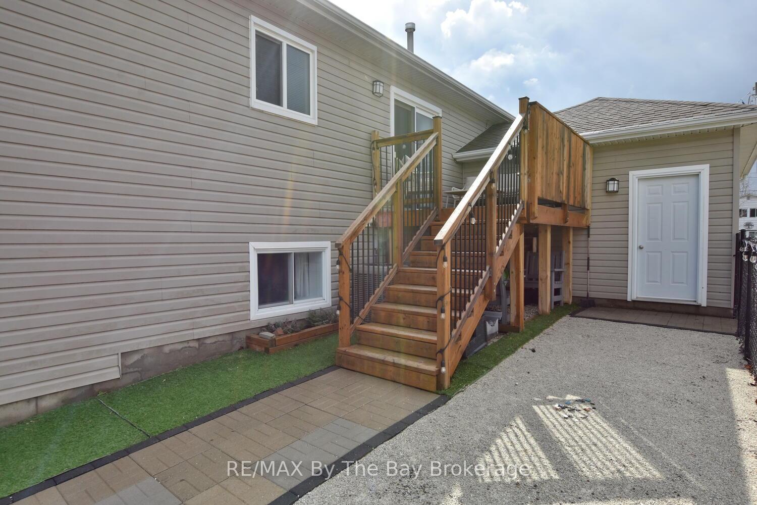 Photo 31 of 215 Montreal Street, Clearview, Stayner — HOMEH