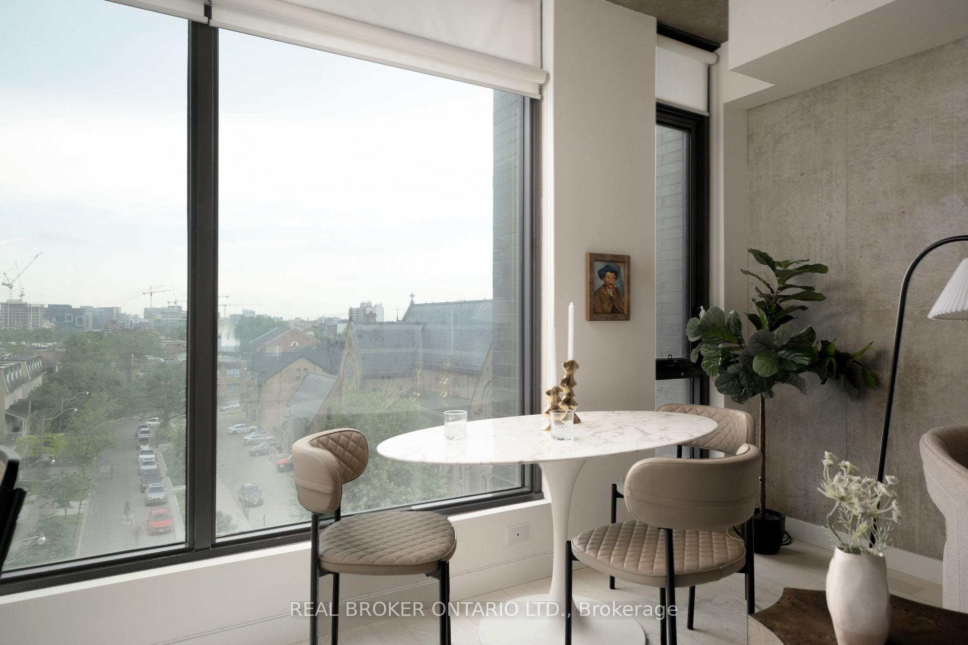 Photo 4 of Unit 508, 111 Bathurst Street, Toronto, Waterfront Communities — HOMEH