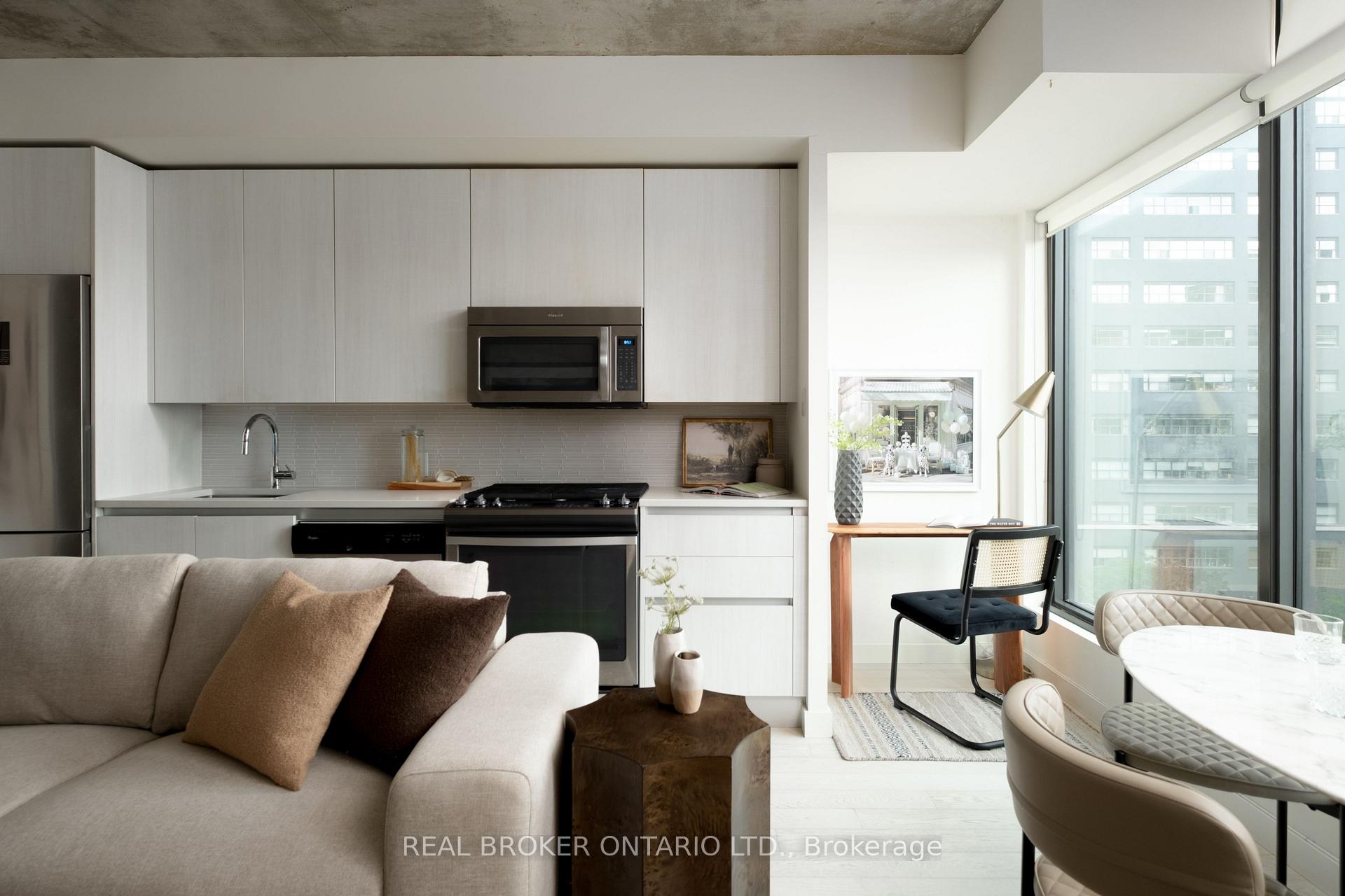 Photo 5 of Unit 508, 111 Bathurst Street, Toronto, Waterfront Communities — HOMEH