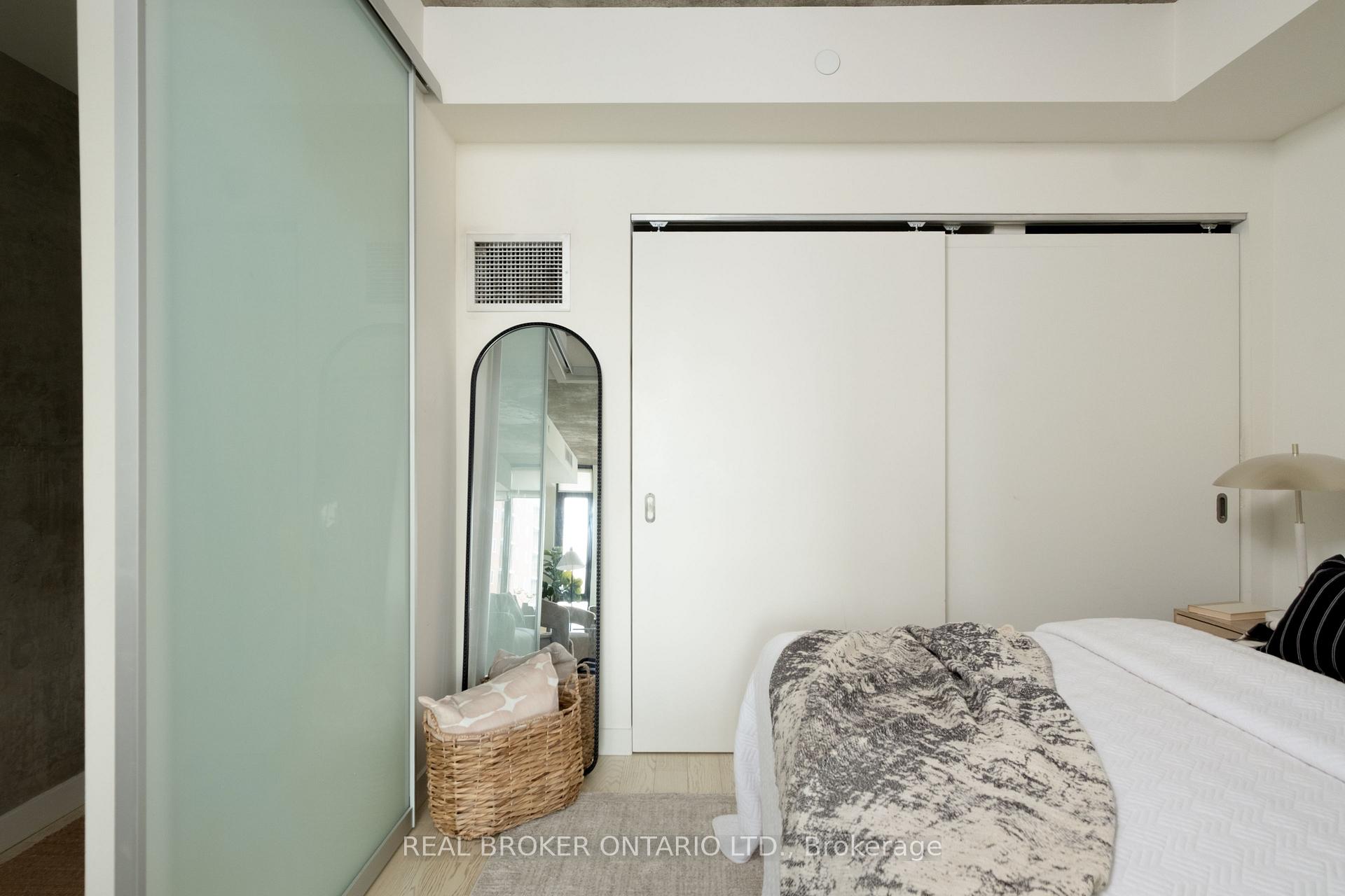 Photo 10 of Unit 508, 111 Bathurst Street, Toronto, Waterfront Communities — HOMEH