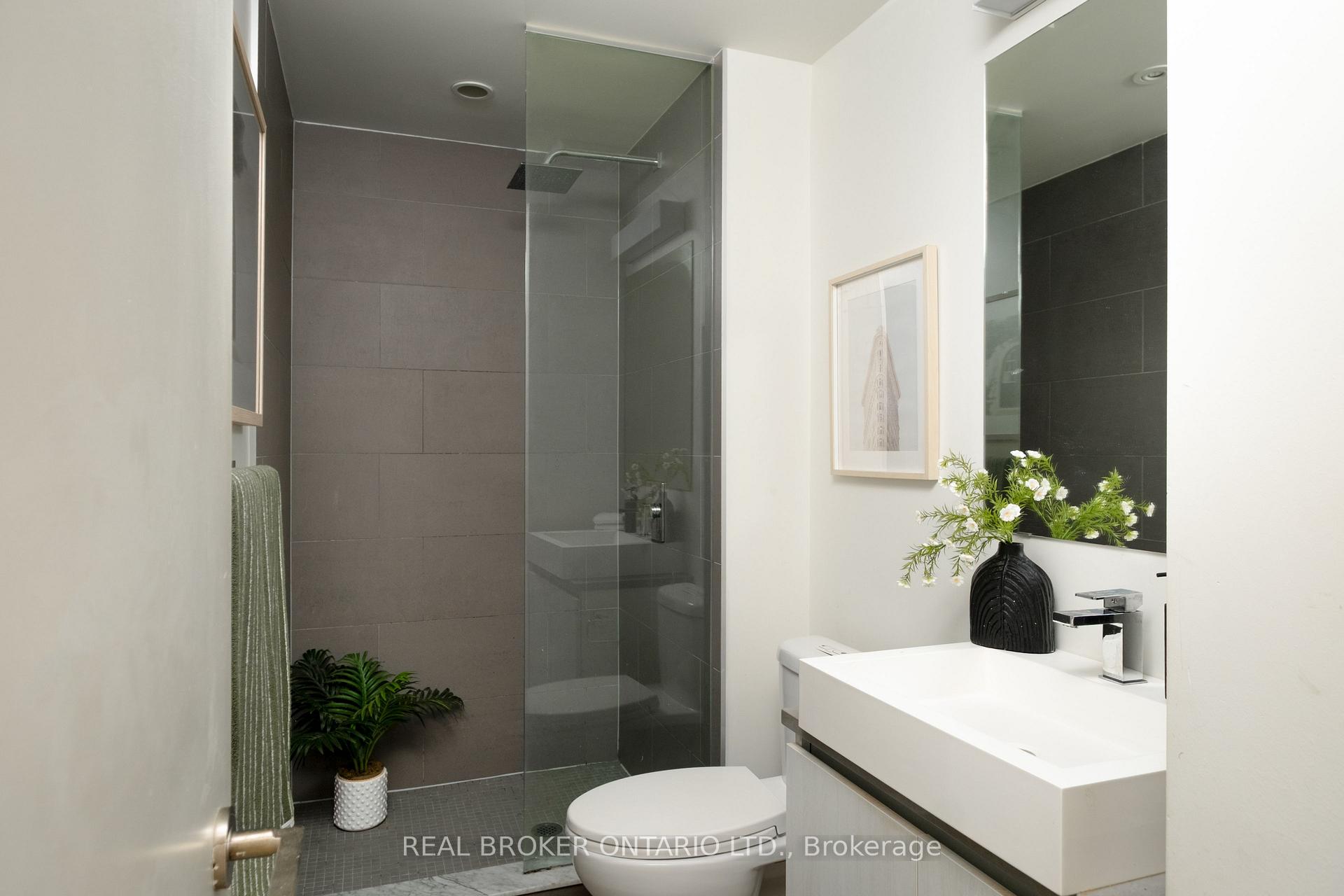 Photo 12 of Unit 508, 111 Bathurst Street, Toronto, Waterfront Communities — HOMEH