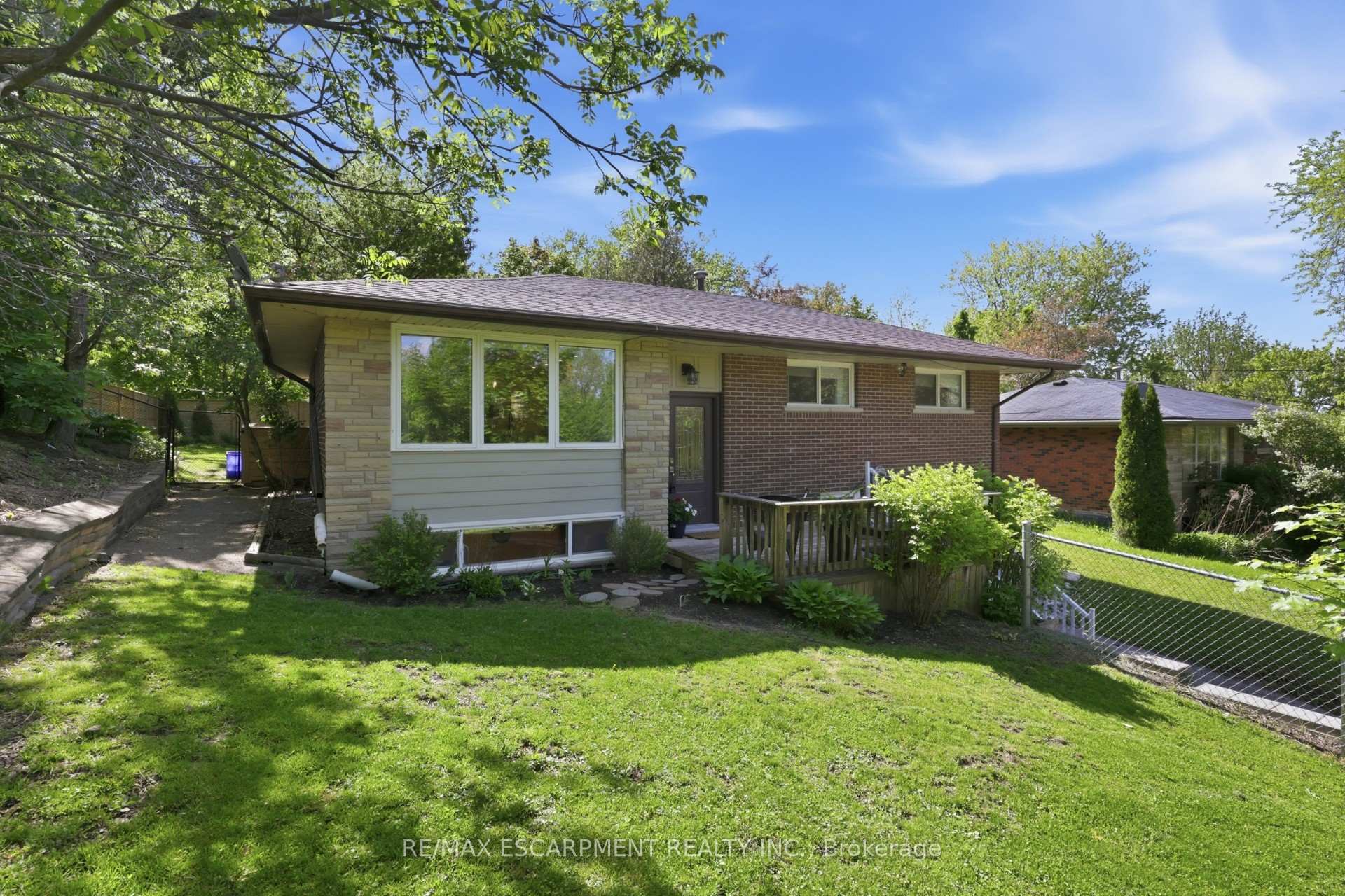 Photo of 52 Grand Avenue