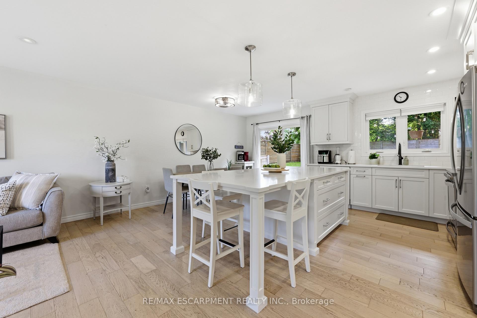 Photo 8 of 52 Grand Avenue, Haldimand — HOMEH