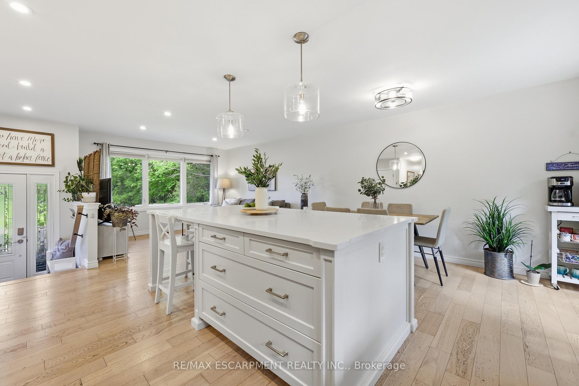 Photo 9 of 52 Grand Avenue, Haldimand — HOMEH