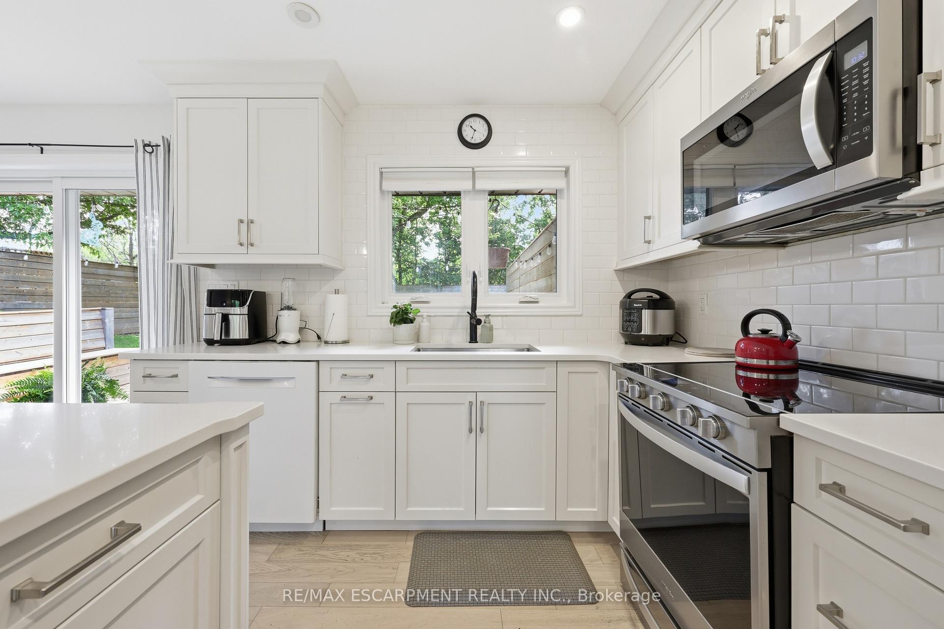 Photo 12 of 52 Grand Avenue, Haldimand — HOMEH