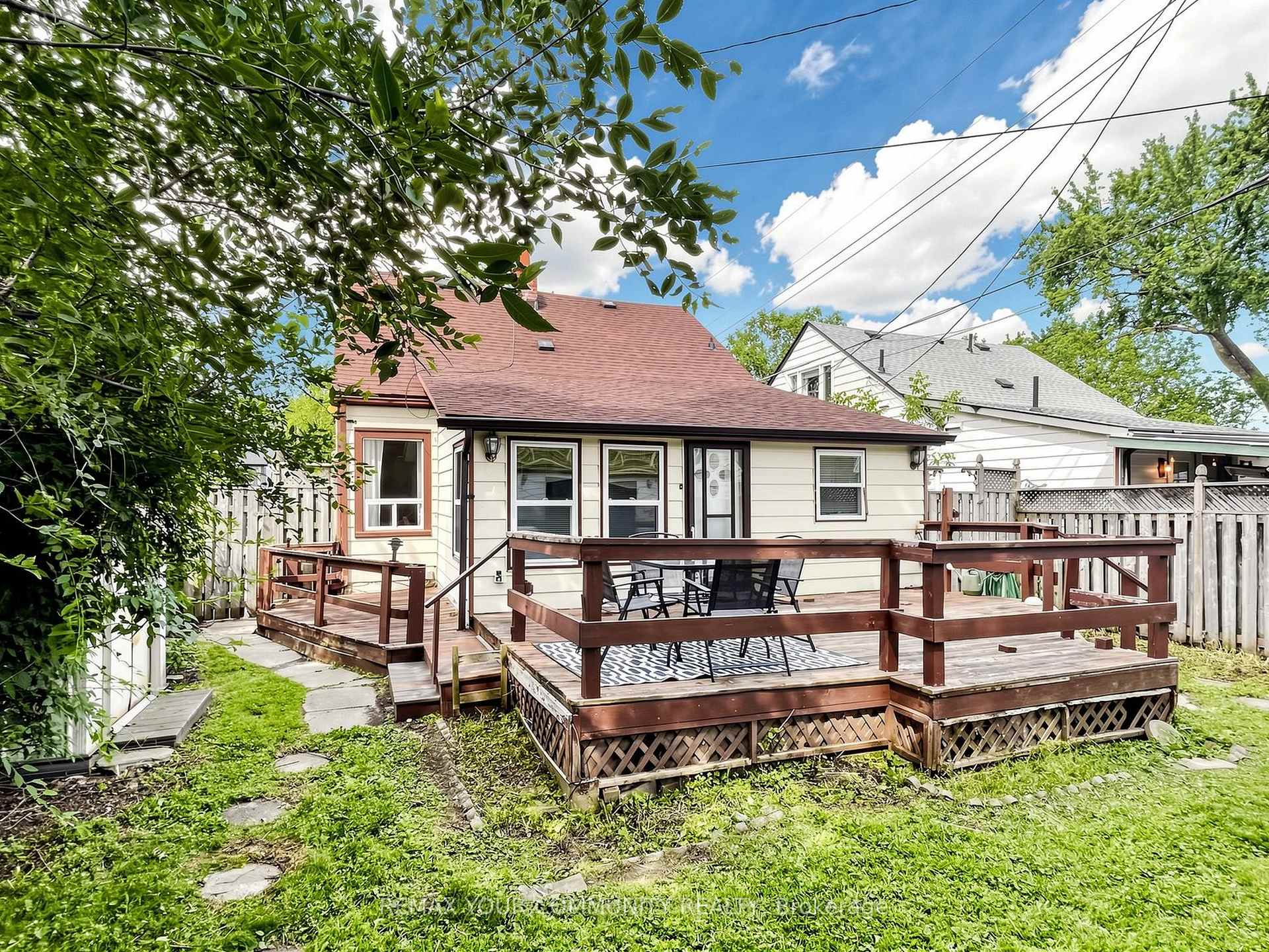 Photo 46 of 11 Nelson Avenue, Ajax, Central — HOMEH