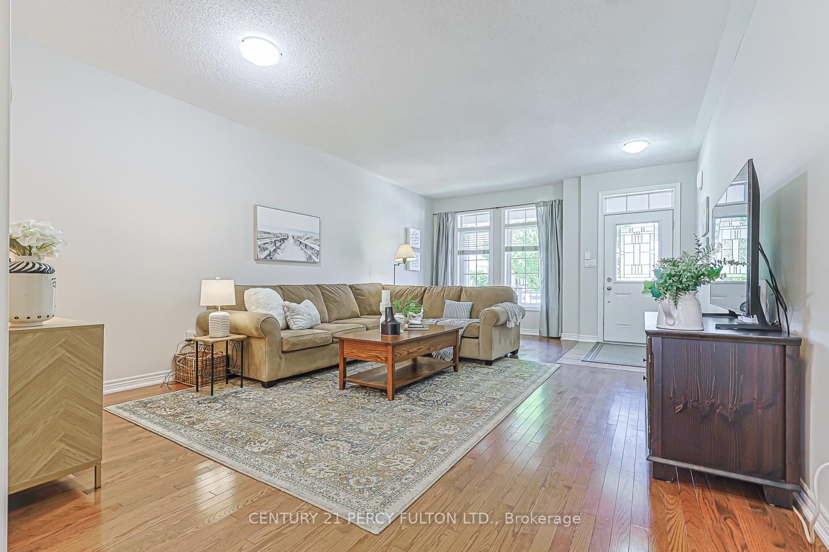 Photo 11 of 42 Arthur Case Crescent, East Gwillimbury, Mt Albert — HOMEH