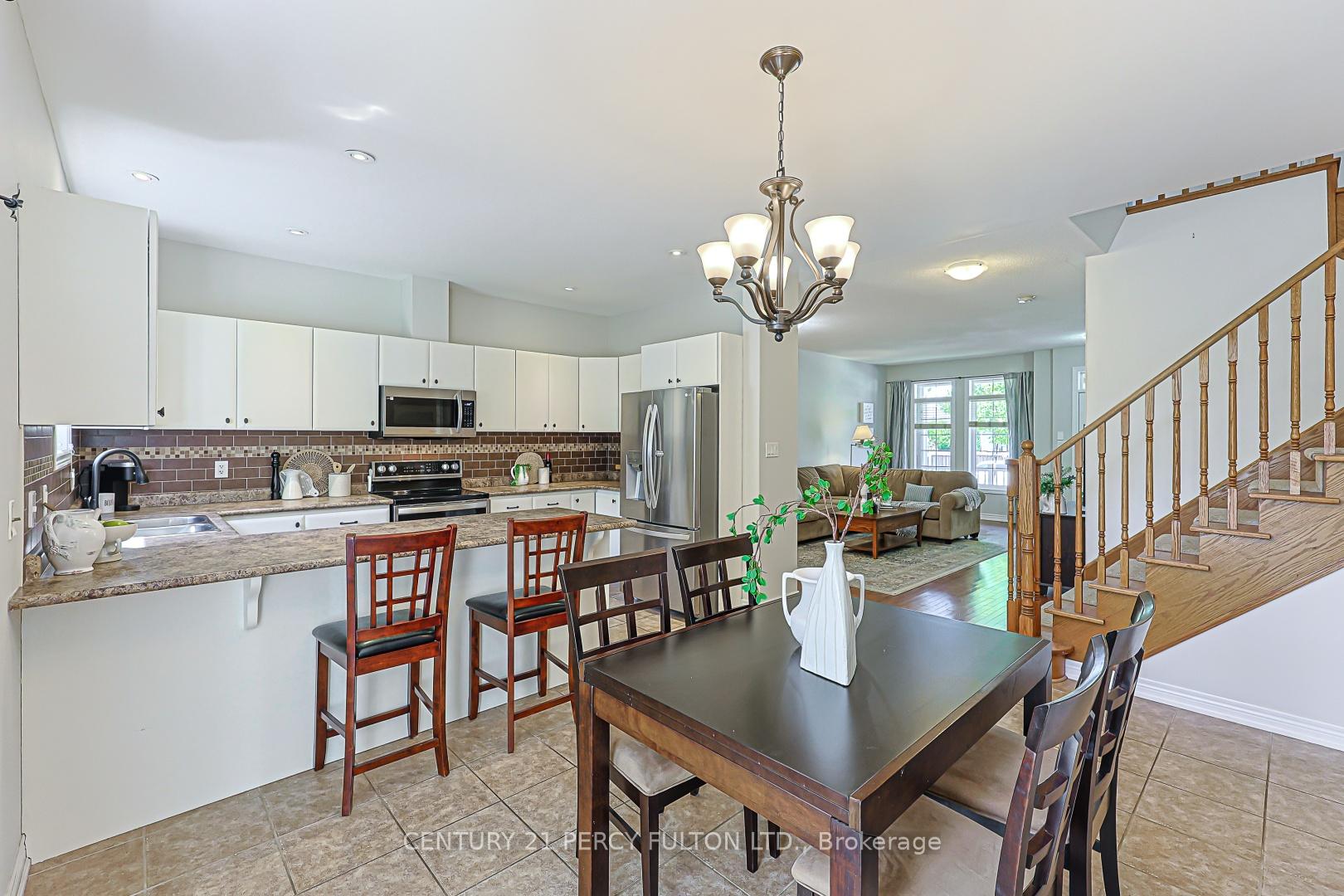 Photo 16 of 42 Arthur Case Crescent, East Gwillimbury, Mt Albert — HOMEH