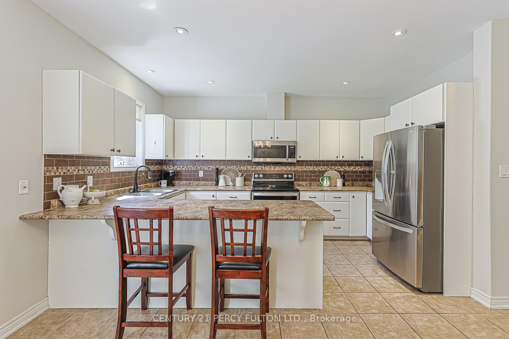 Photo 17 of 42 Arthur Case Crescent, East Gwillimbury, Mt Albert — HOMEH