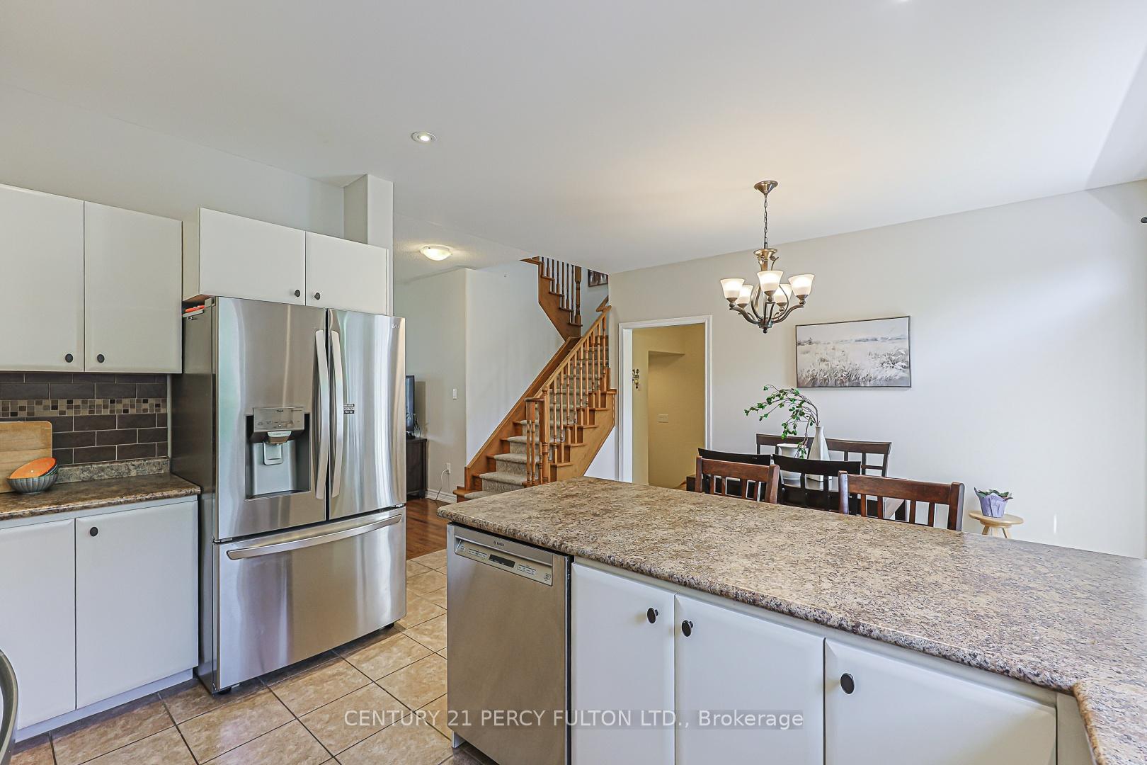 Photo 21 of 42 Arthur Case Crescent, East Gwillimbury, Mt Albert — HOMEH