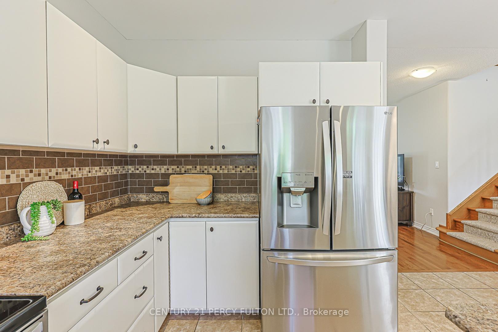 Photo 22 of 42 Arthur Case Crescent, East Gwillimbury, Mt Albert — HOMEH