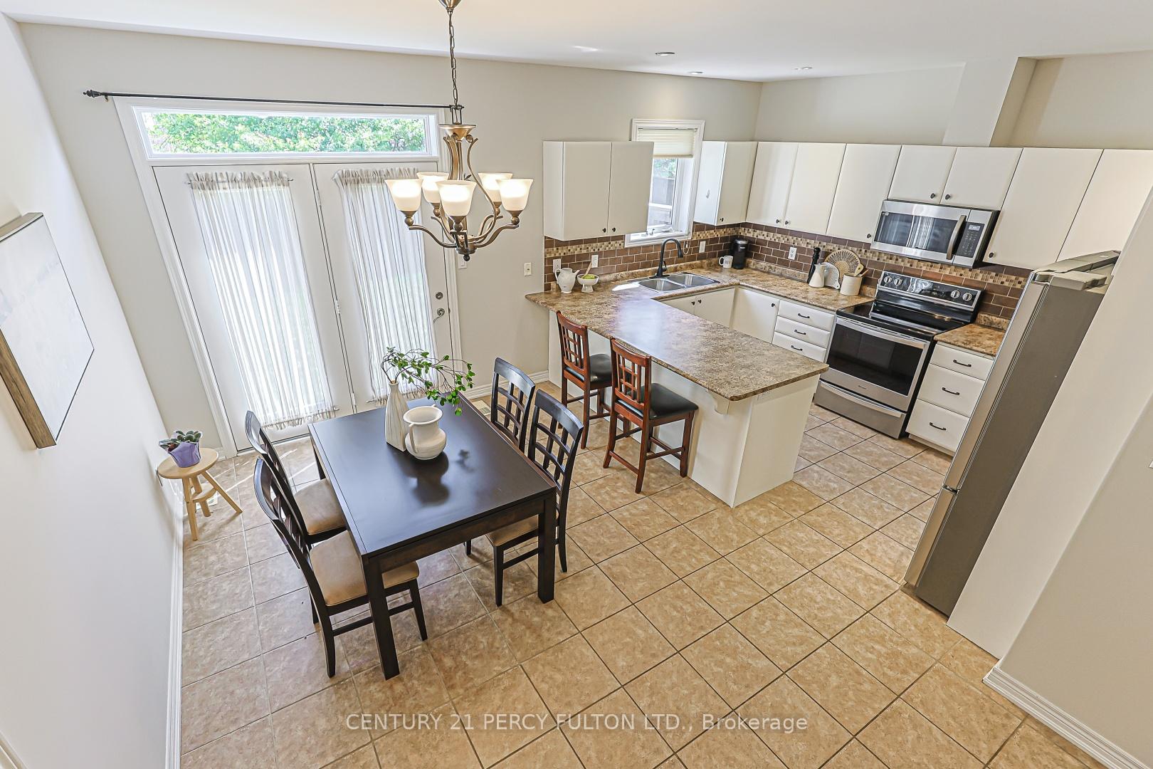 Photo 23 of 42 Arthur Case Crescent, East Gwillimbury, Mt Albert — HOMEH