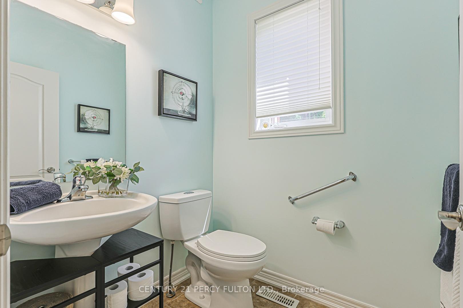 Photo 24 of 42 Arthur Case Crescent, East Gwillimbury, Mt Albert — HOMEH