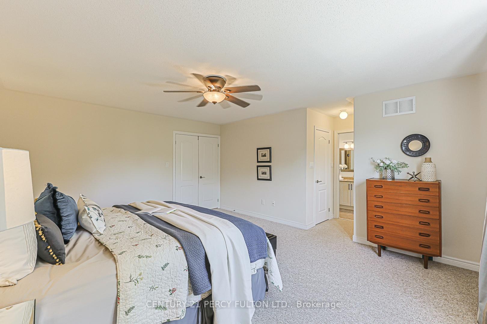 Photo 31 of 42 Arthur Case Crescent, East Gwillimbury, Mt Albert — HOMEH