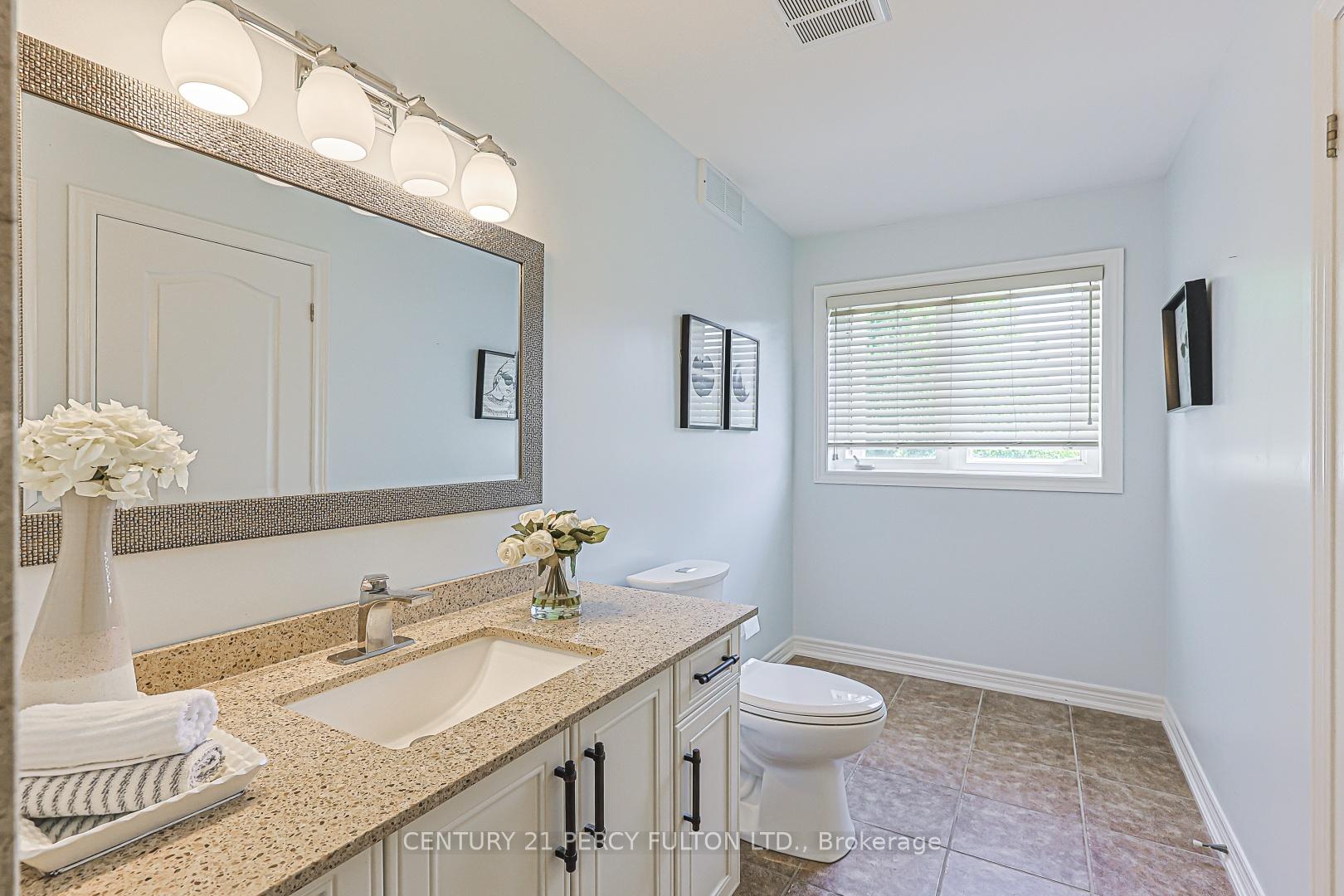 Photo 34 of 42 Arthur Case Crescent, East Gwillimbury, Mt Albert — HOMEH