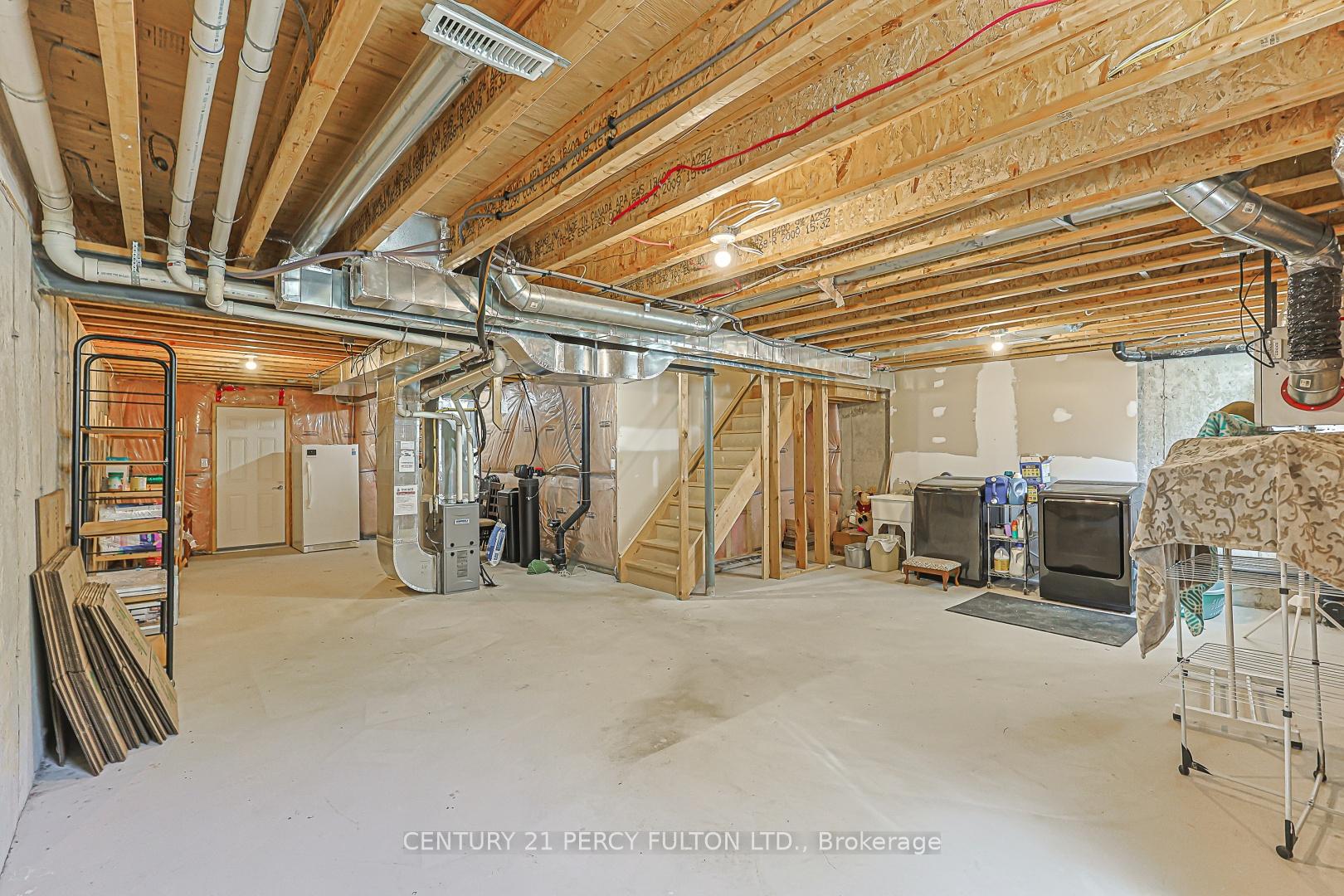 Photo 43 of 42 Arthur Case Crescent, East Gwillimbury, Mt Albert — HOMEH