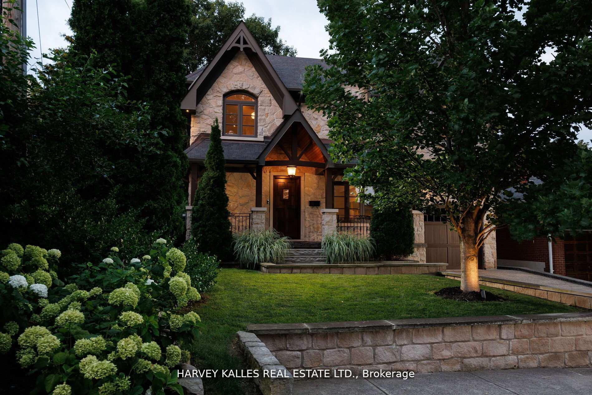 Photo 2 of 38 Westmount Park Road, Etobicoke, Humber Heights — HOMEH