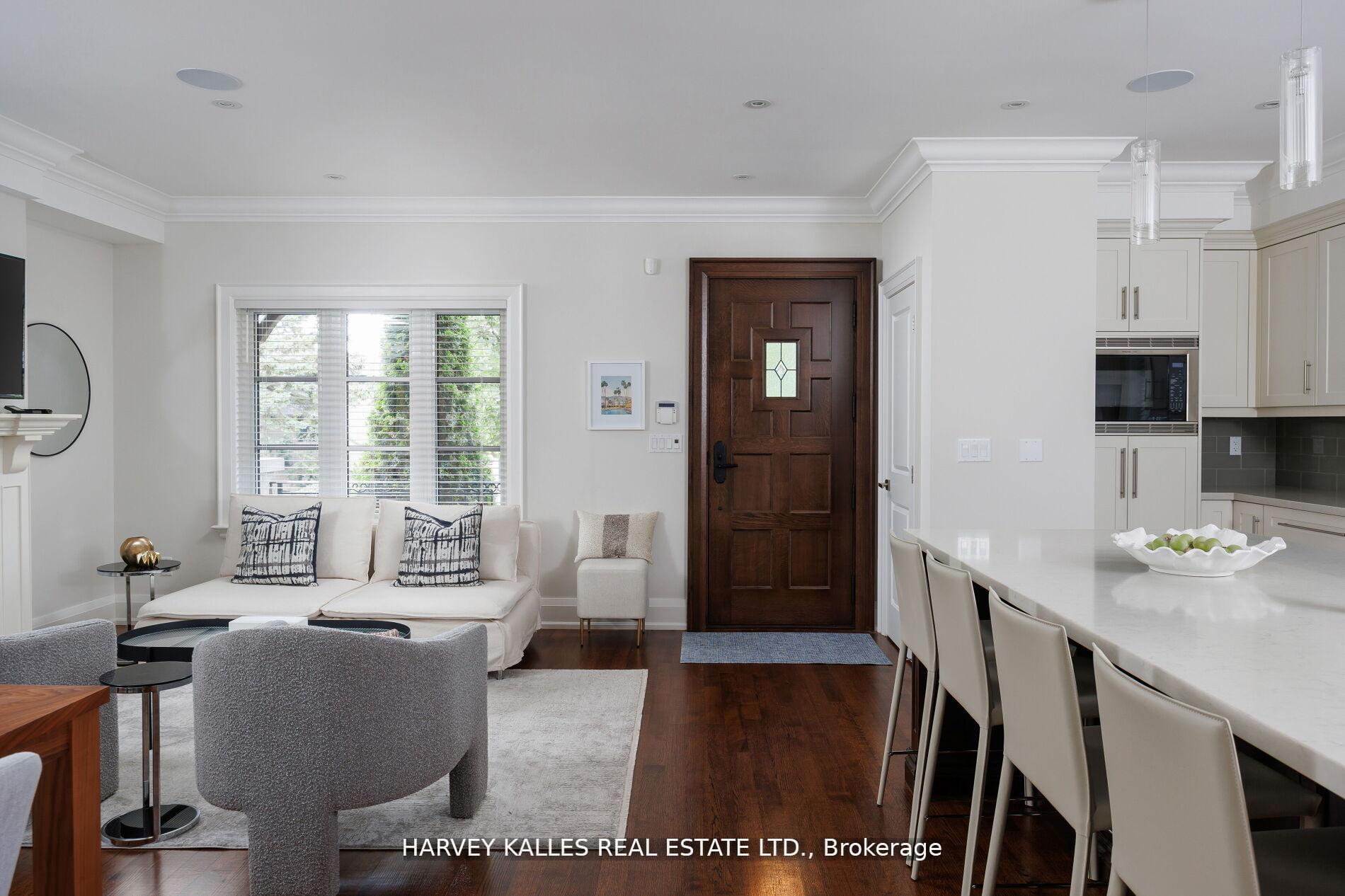 Photo 6 of 38 Westmount Park Road, Etobicoke, Humber Heights — HOMEH