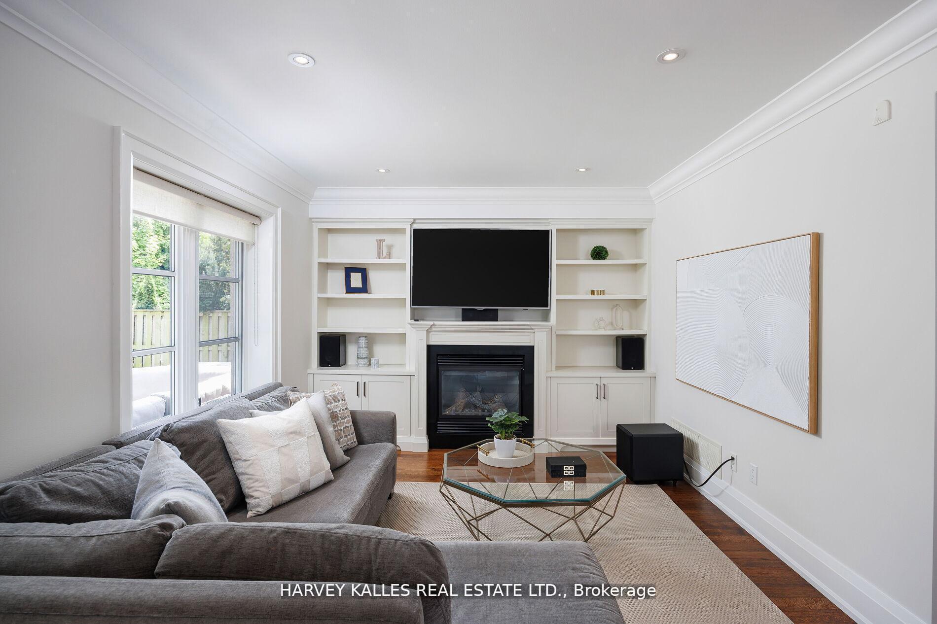 Photo 16 of 38 Westmount Park Road, Etobicoke, Humber Heights — HOMEH