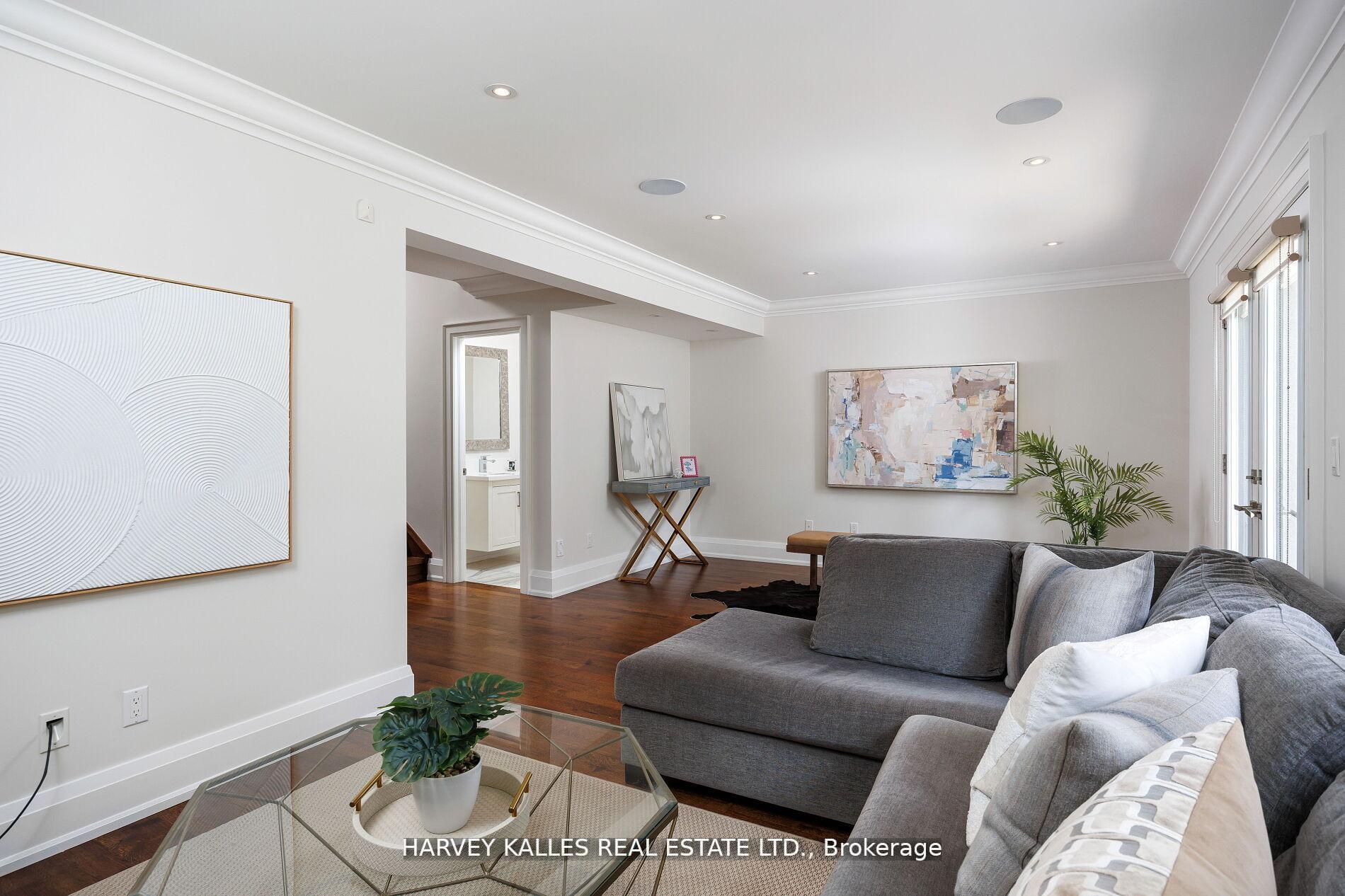 Photo 18 of 38 Westmount Park Road, Etobicoke, Humber Heights — HOMEH