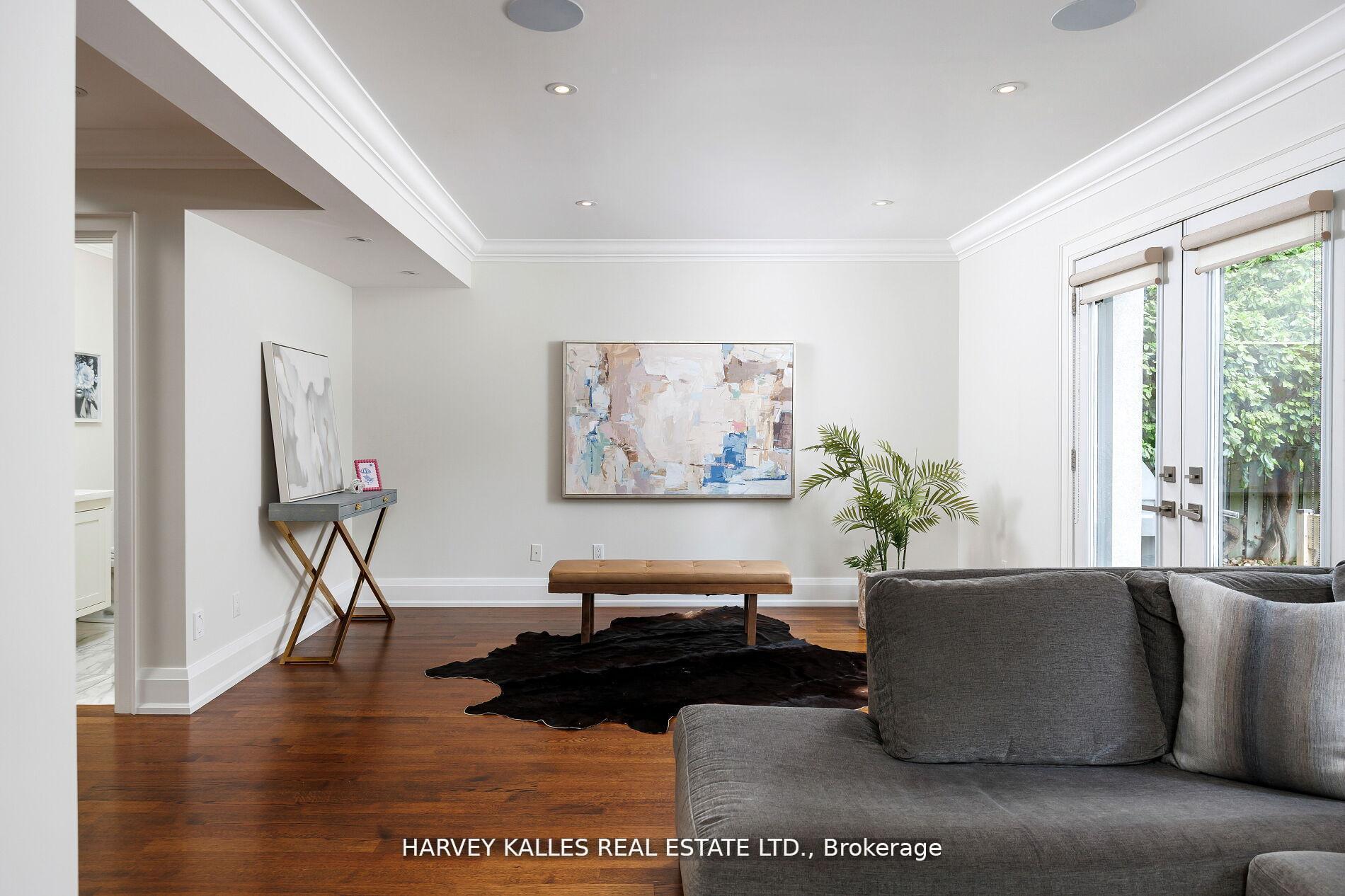 Photo 20 of 38 Westmount Park Road, Etobicoke, Humber Heights — HOMEH
