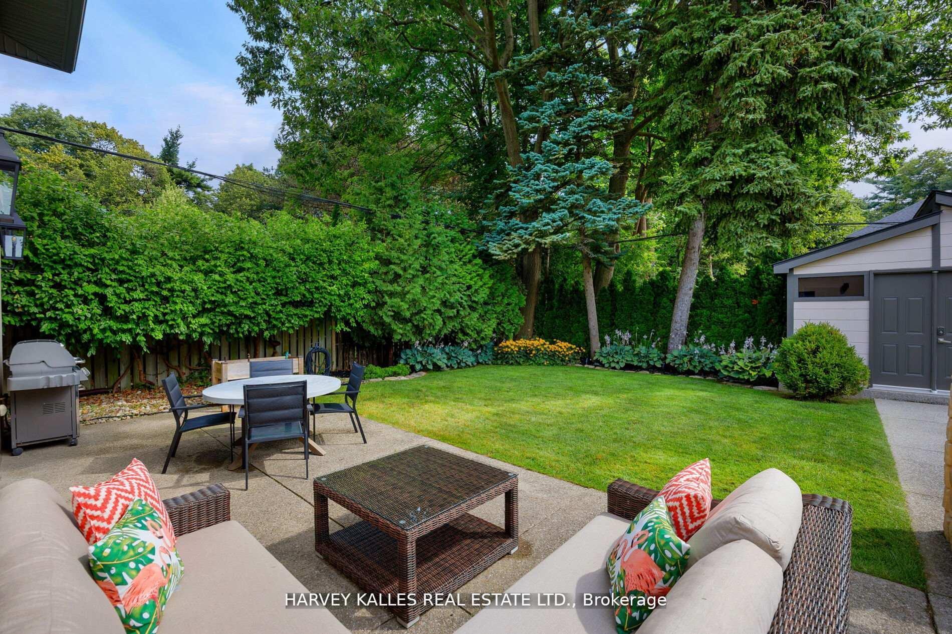 Photo 25 of 38 Westmount Park Road, Etobicoke, Humber Heights — HOMEH