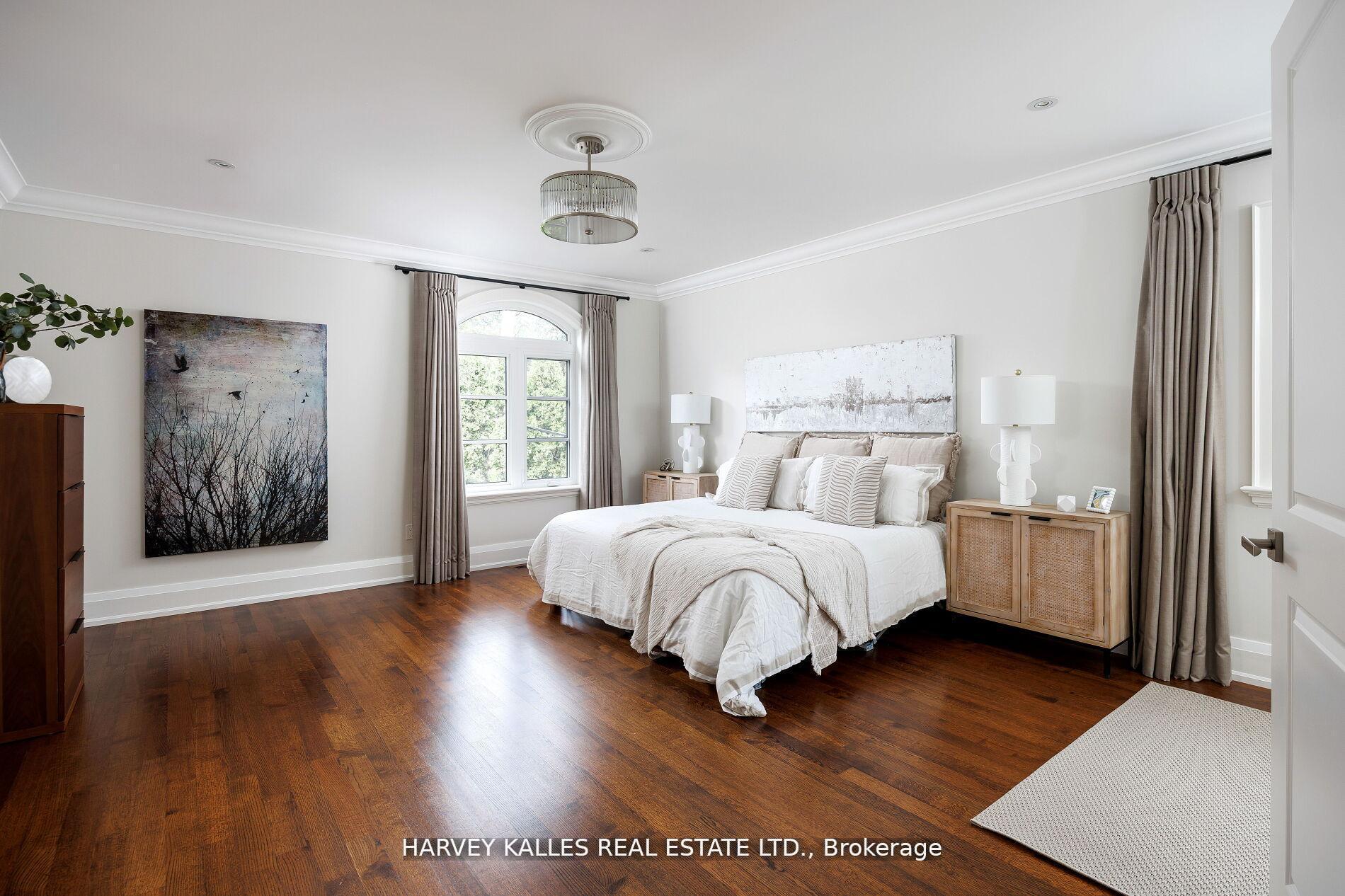 Photo 29 of 38 Westmount Park Road, Etobicoke, Humber Heights — HOMEH