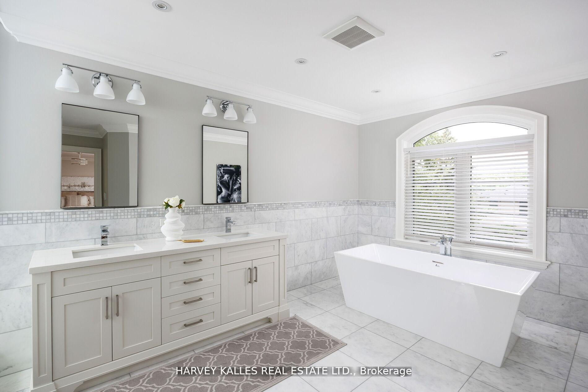 Photo 33 of 38 Westmount Park Road, Etobicoke, Humber Heights — HOMEH