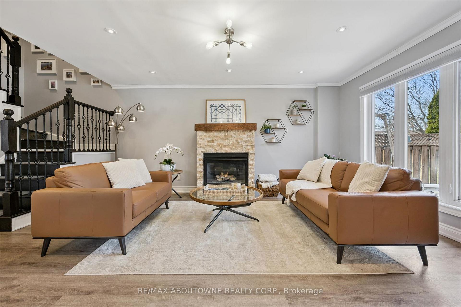 Photo 13 of 395 Maidstone Crescent, Oakville, Glen Abbey — HOMEH