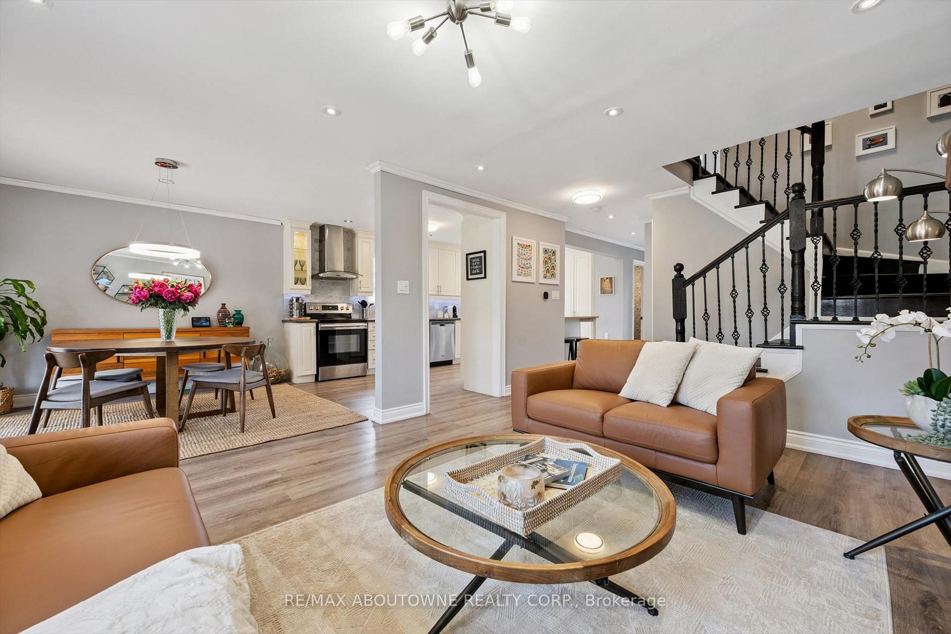 Photo 15 of 395 Maidstone Crescent, Oakville, Glen Abbey — HOMEH