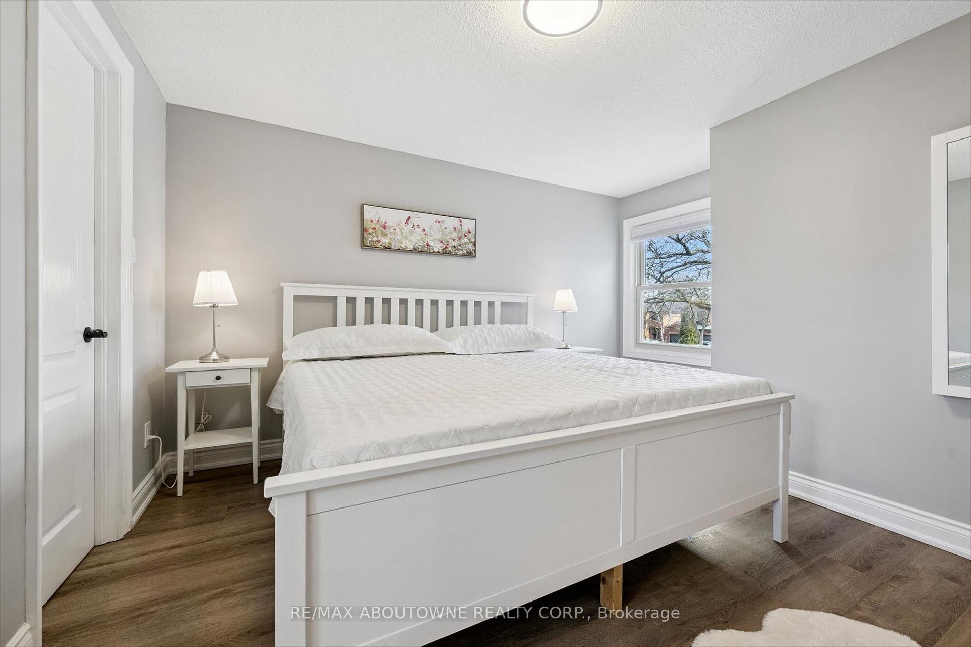 Photo 18 of 395 Maidstone Crescent, Oakville, Glen Abbey — HOMEH