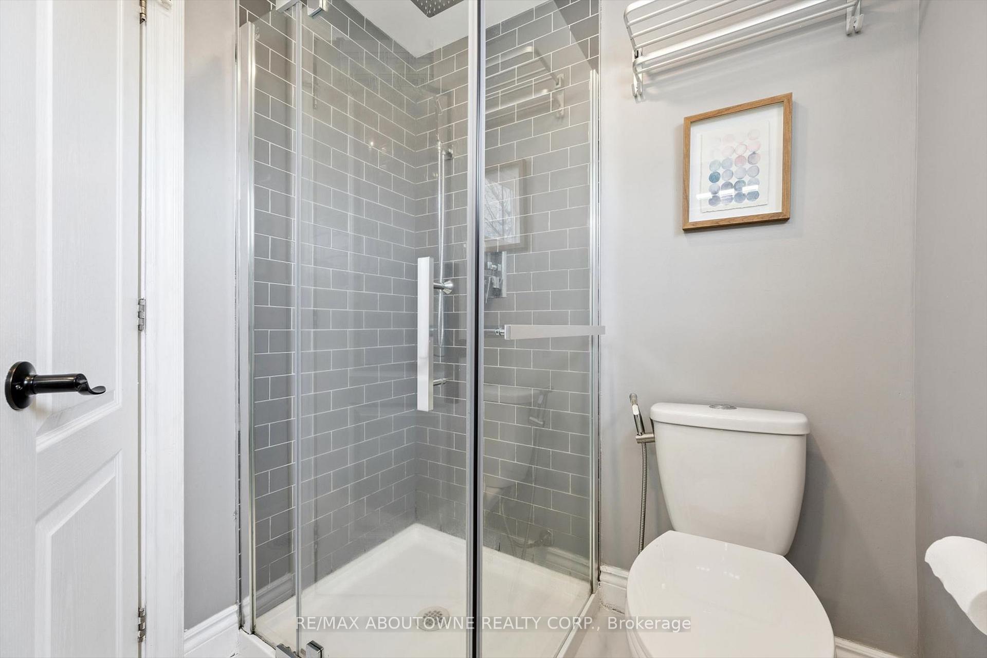 Photo 21 of 395 Maidstone Crescent, Oakville, Glen Abbey — HOMEH