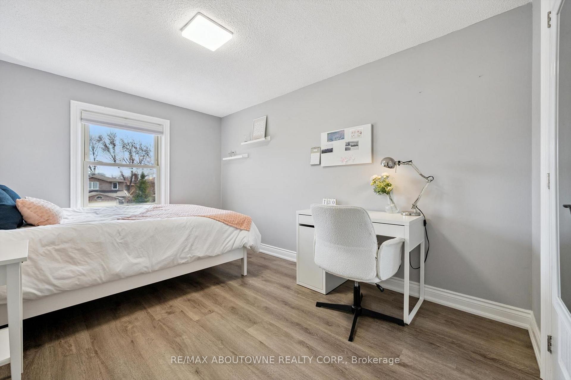 Photo 23 of 395 Maidstone Crescent, Oakville, Glen Abbey — HOMEH